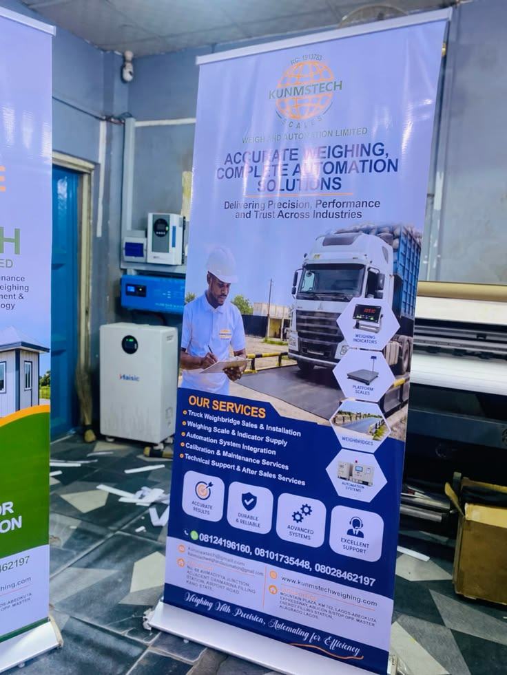 Kunmstech roll-up banner